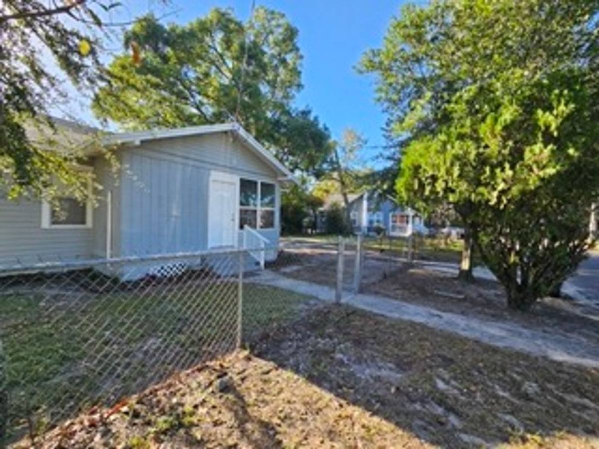 House for rent at 1010 E 13th St, Jacksonville, FL 32206