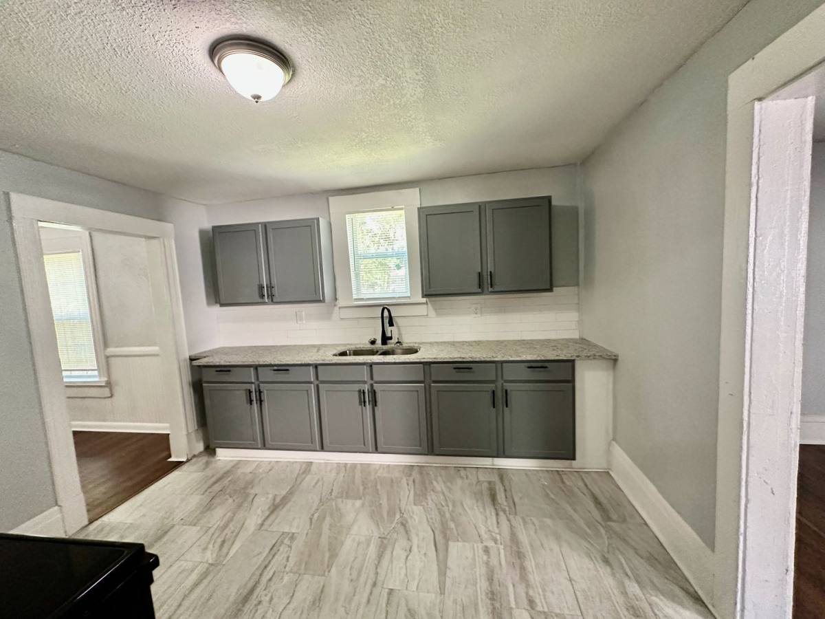 House for rent at 1010 E 13th St, Jacksonville, FL 32206