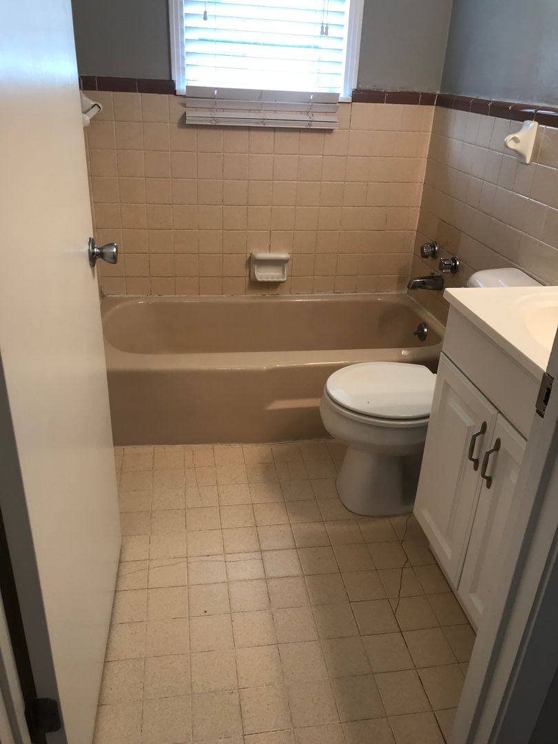 Apartment for rent at 1860 Memorial Dr, Clarksville, TN 37043