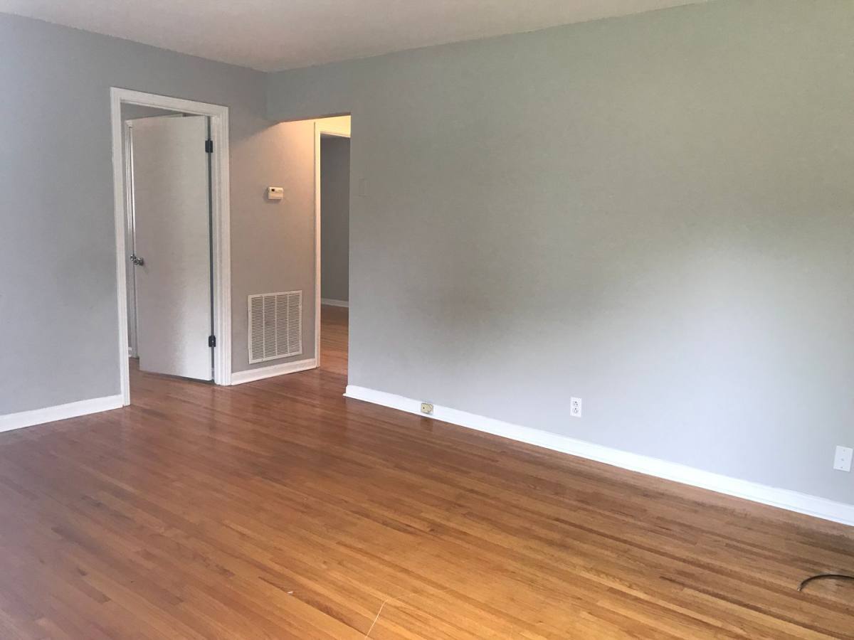 Apartment for rent at 1860 Memorial Dr, Clarksville, TN 37043