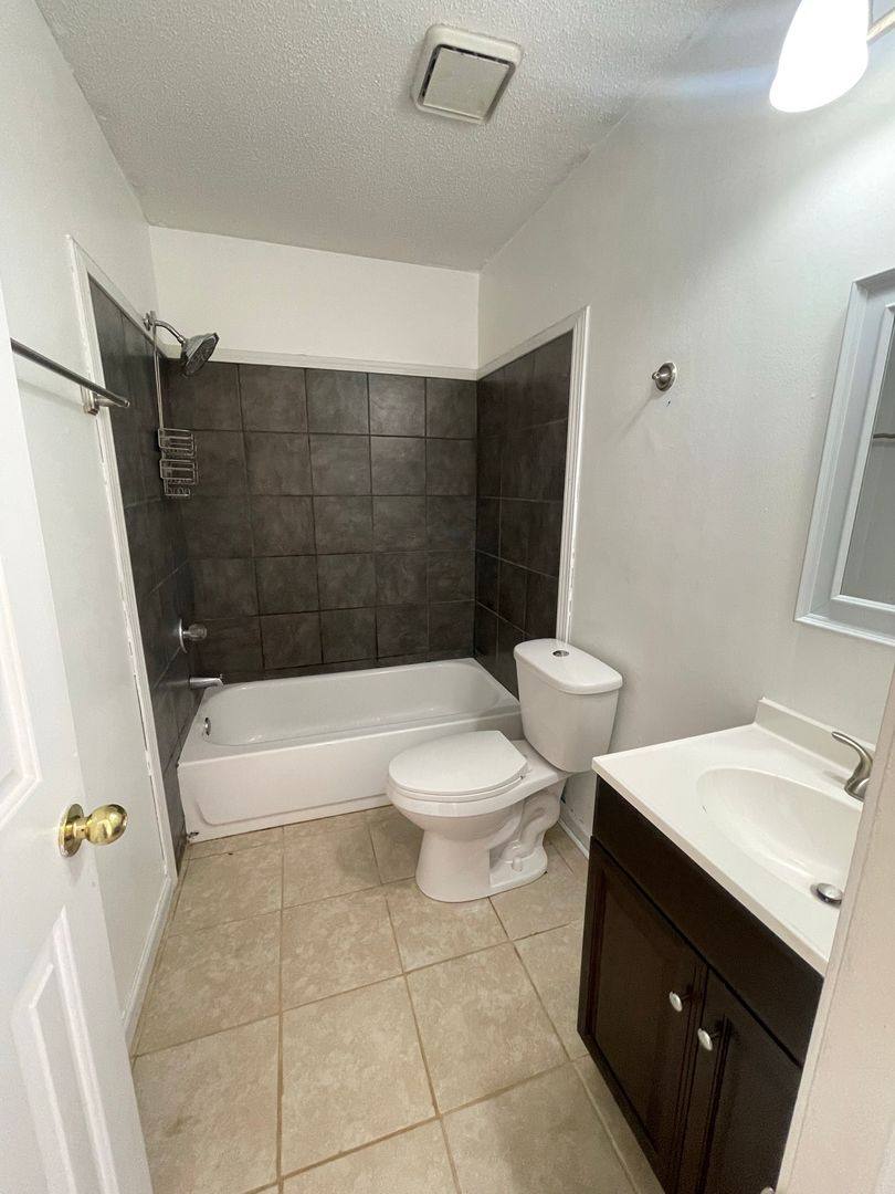 Townhouse for rent at 110 Kingsbridge Lane, Yorktown, VA 23692