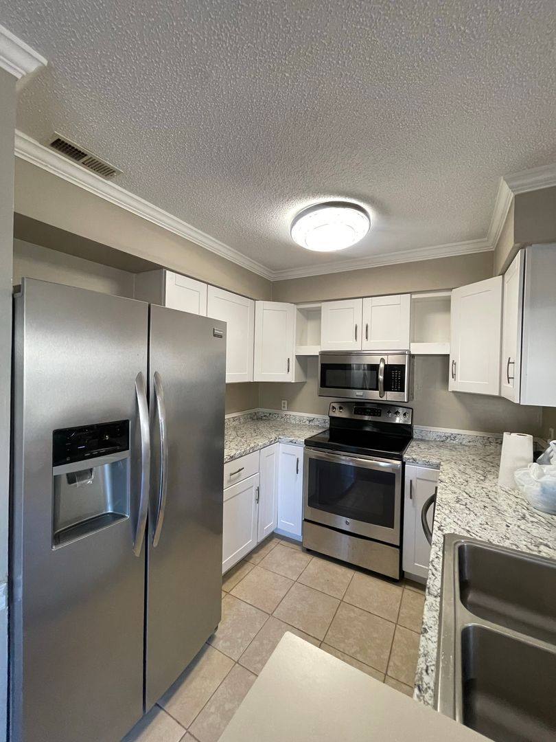 Townhouse for rent at 110 Kingsbridge Lane, Yorktown, VA 23692