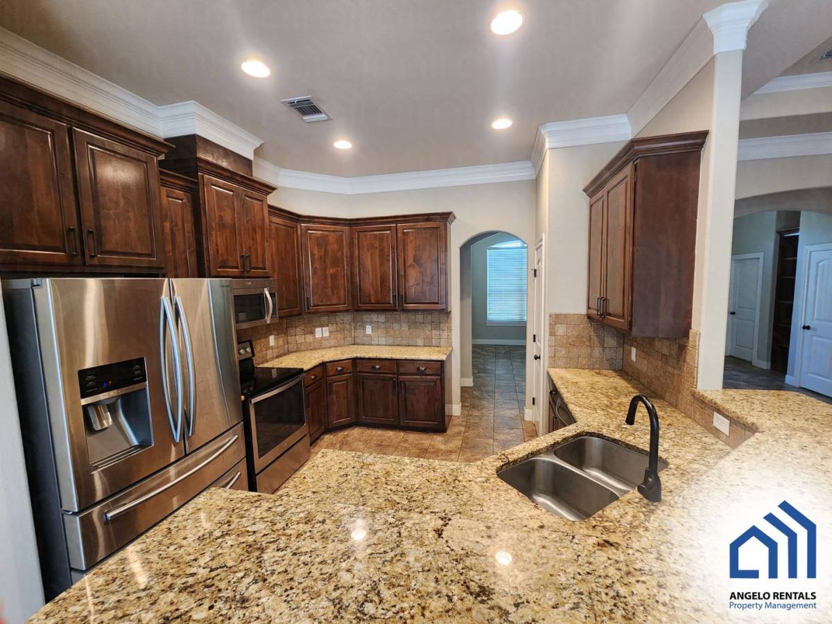 House for rent at 801 Hunters Glen Rd, San Angelo, TX 76901
