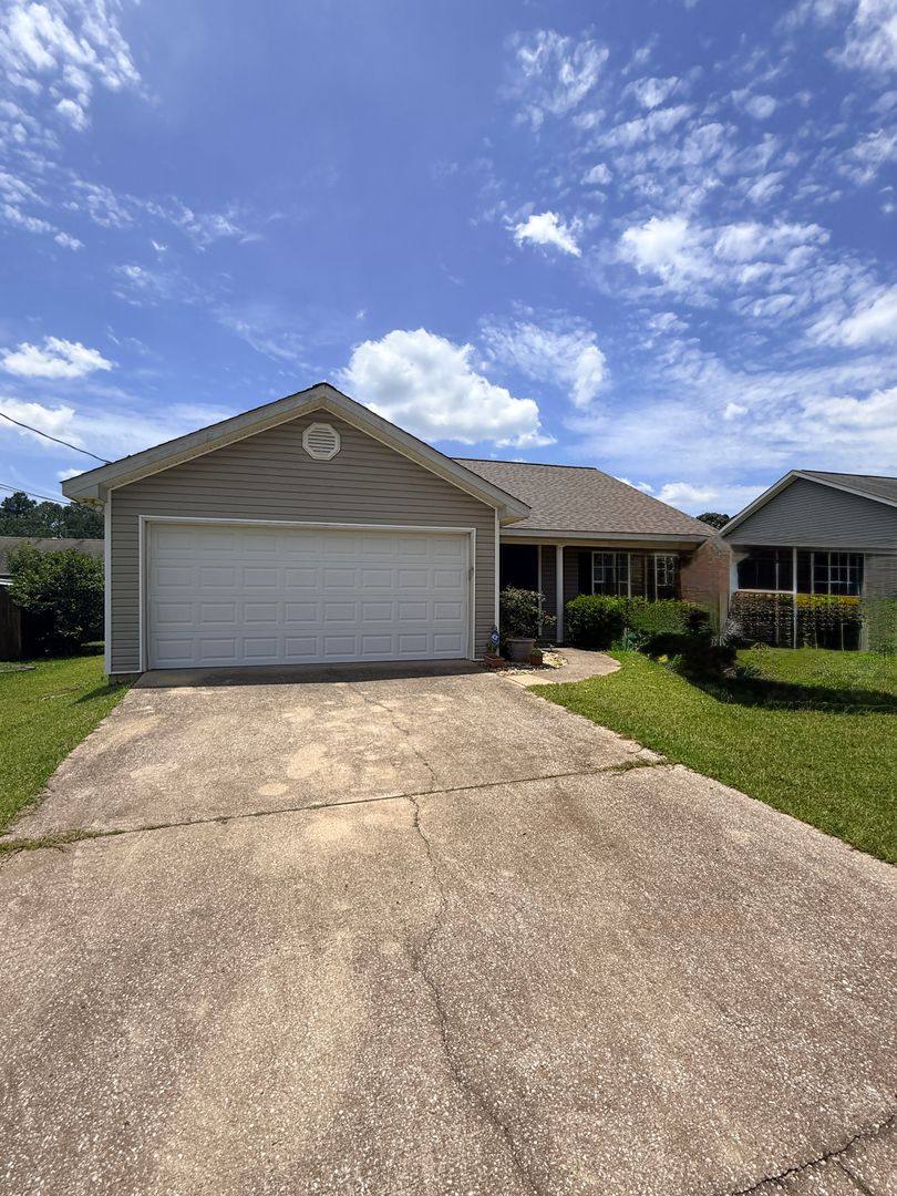 House for rent at 15971 Stone Ridge Parkway, Brookwood, AL 35444
