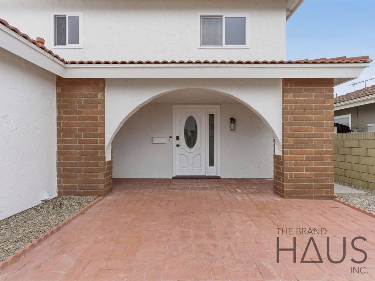 House for rent at 6861 Defiance Dr, Huntington Beach, CA 92647