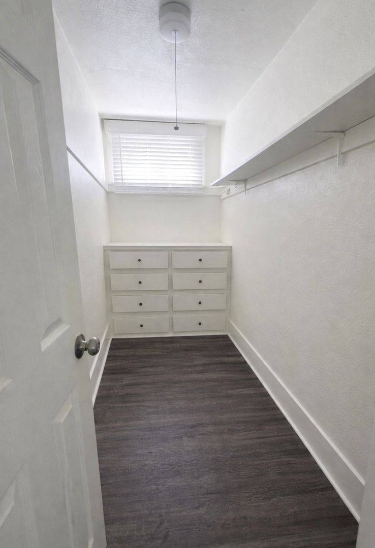Apartment for rent at 956 Magnolia Ave, Long Beach, CA 90813