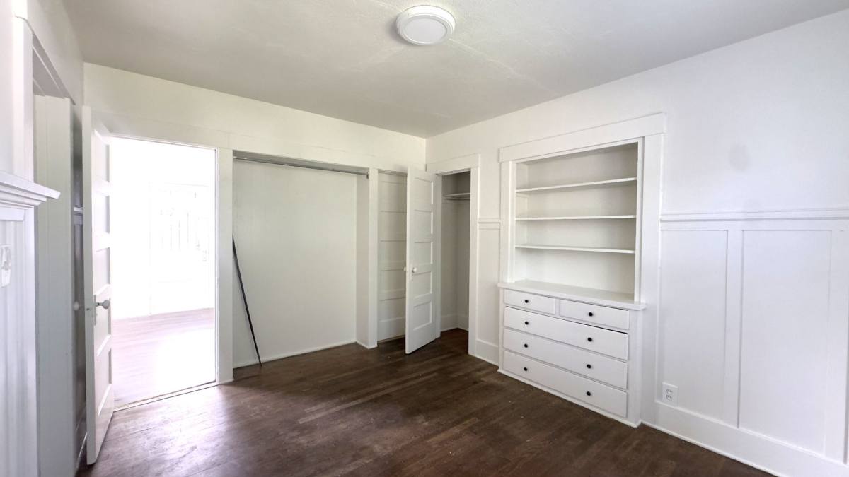 Apartment for rent at 956 Magnolia Ave, Long Beach, CA 90813