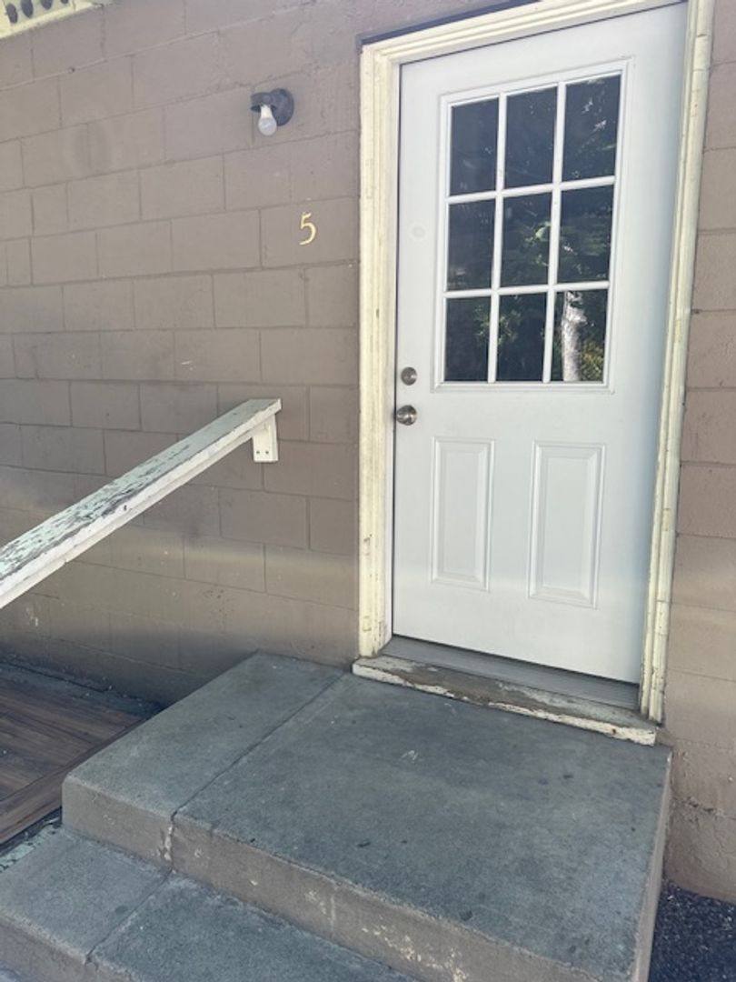 Apartment for rent at 1701 Lake St, Calistoga, CA 94515
