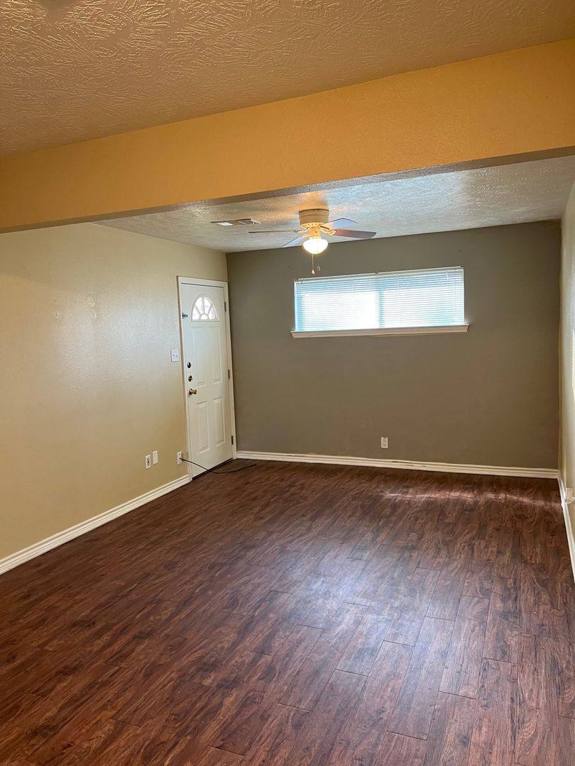 Apartment for rent at 25th St, Groves, TX 77619