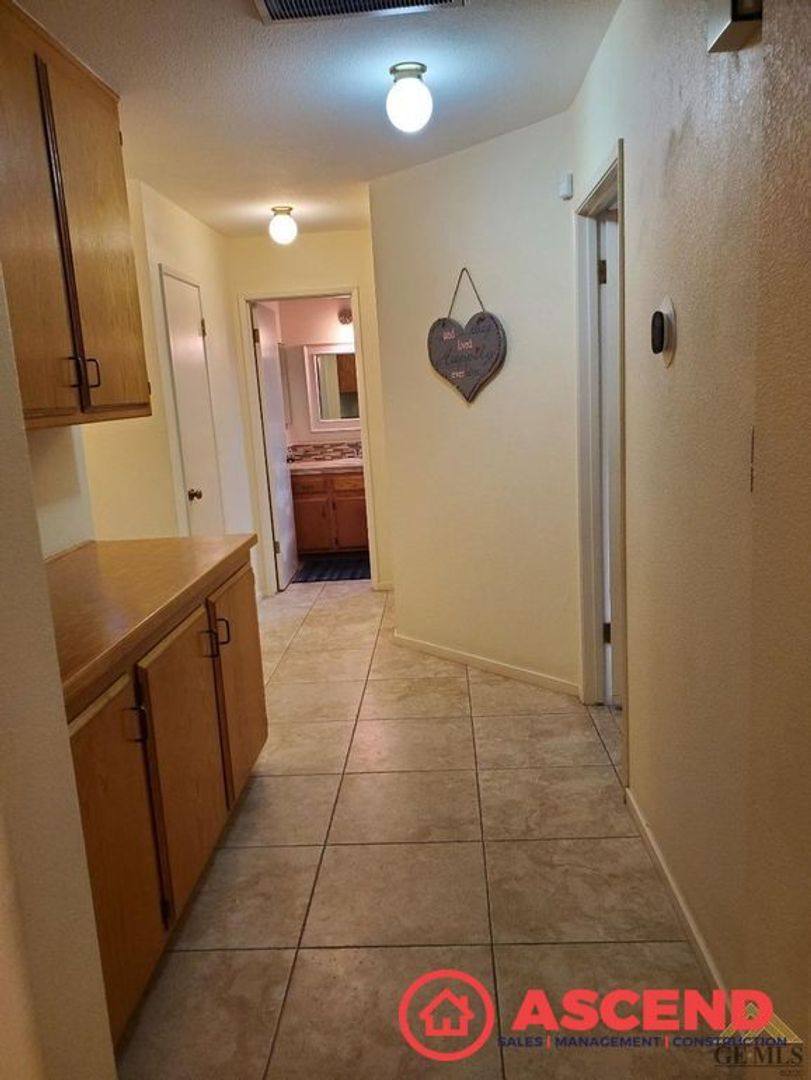 House for rent at 917 Sand Creek Dr, Bakersfield, CA 93312