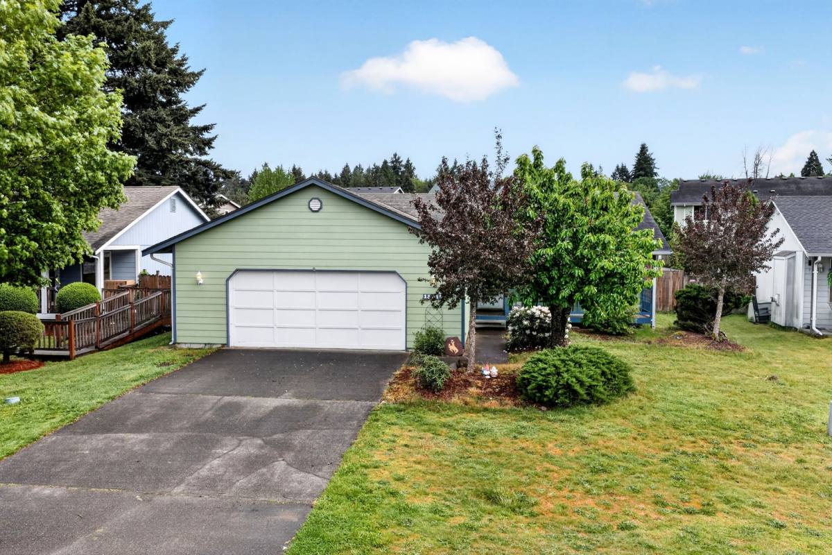 House for rent at 15619 Parkview Dr SE, Yelm, WA 98597