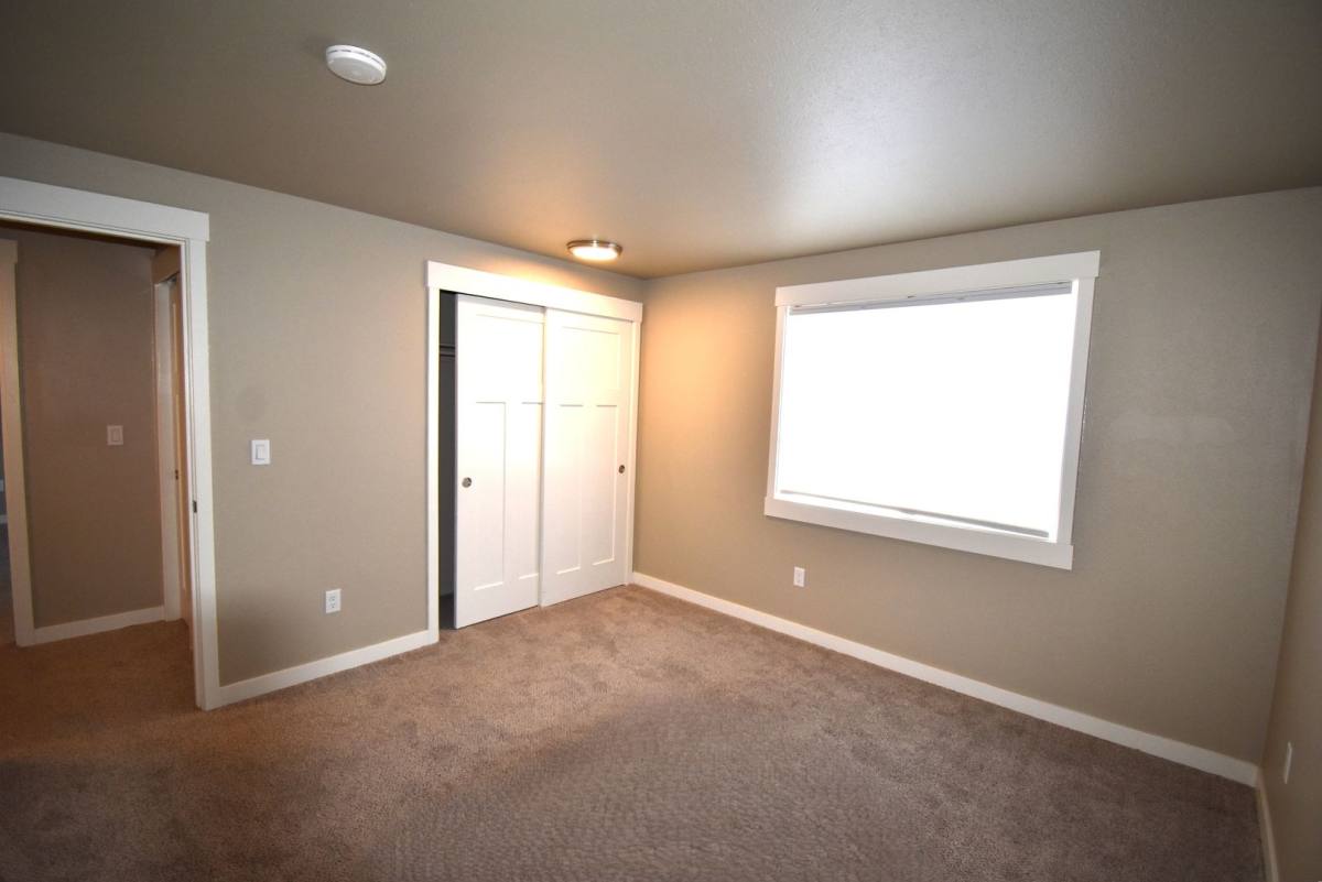 Apartment for rent at 2435 16th Ave SE, Albany, OR 97322