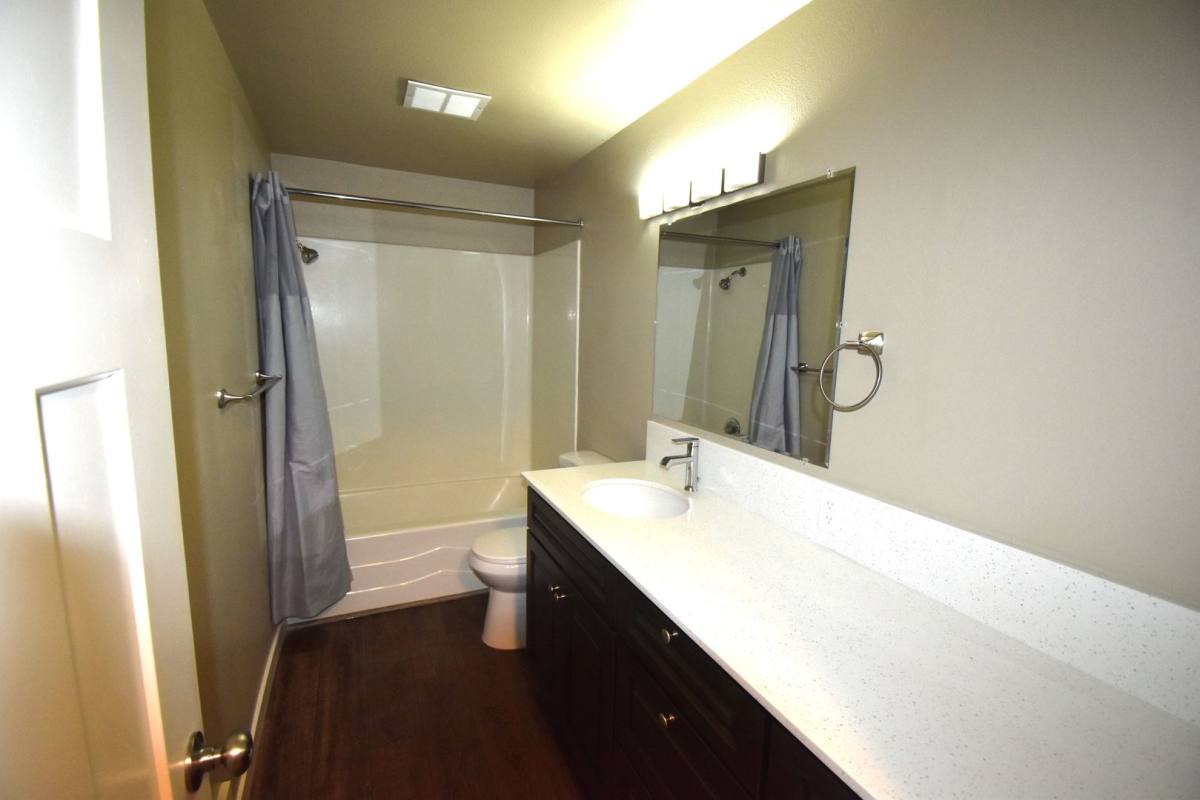 Apartment for rent at 2435 16th Ave SE, Albany, OR 97322