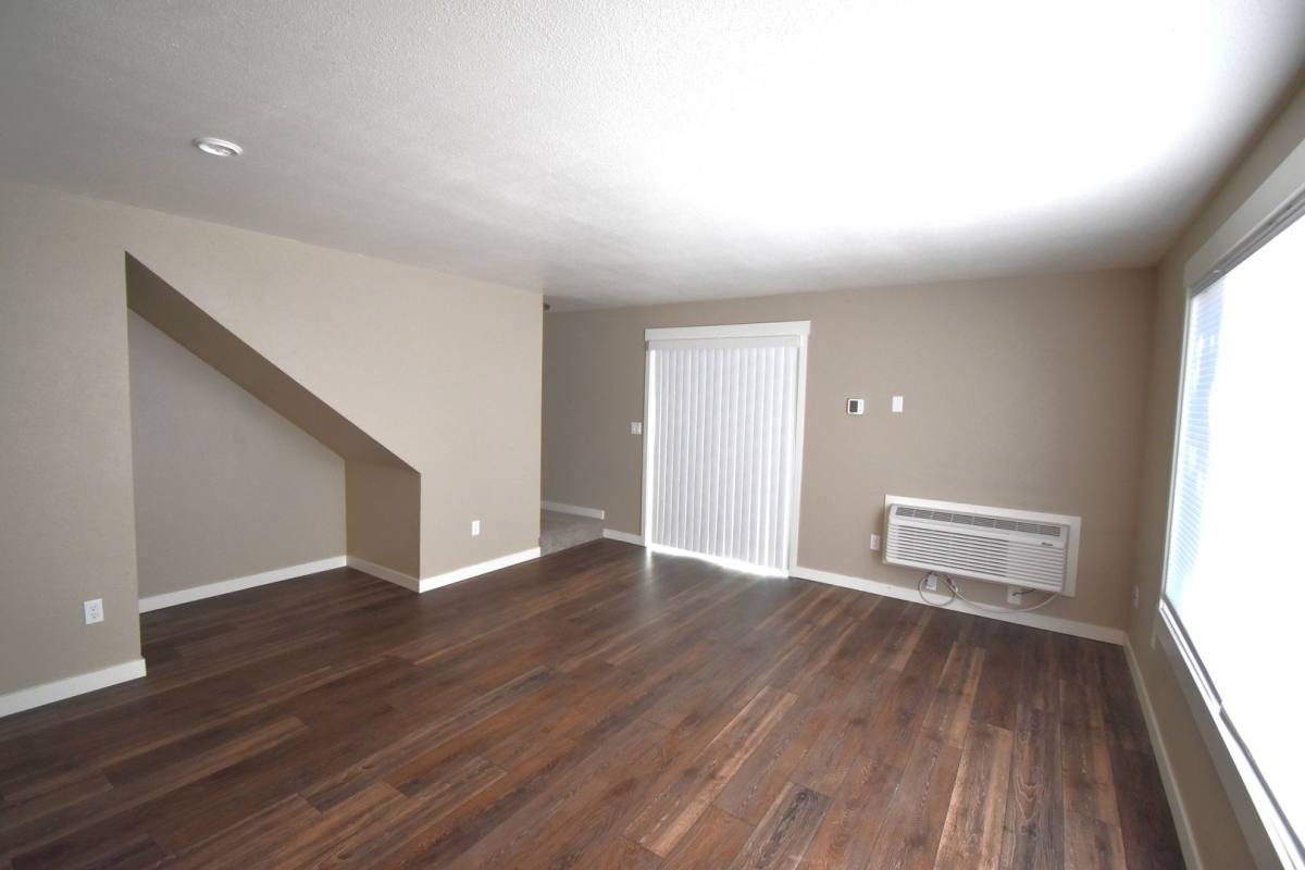 Apartment for rent at 2435 16th Ave SE, Albany, OR 97322
