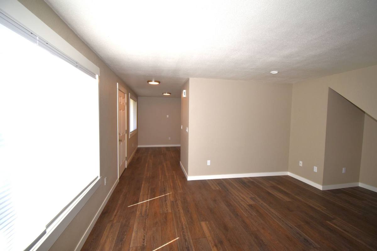 Apartment for rent at 2435 16th Ave SE, Albany, OR 97322