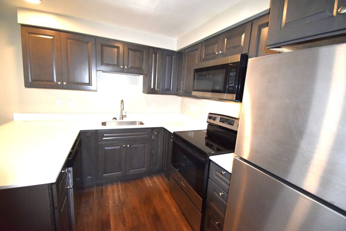 Apartment for rent at 2435 16th Ave SE, Albany, OR 97322