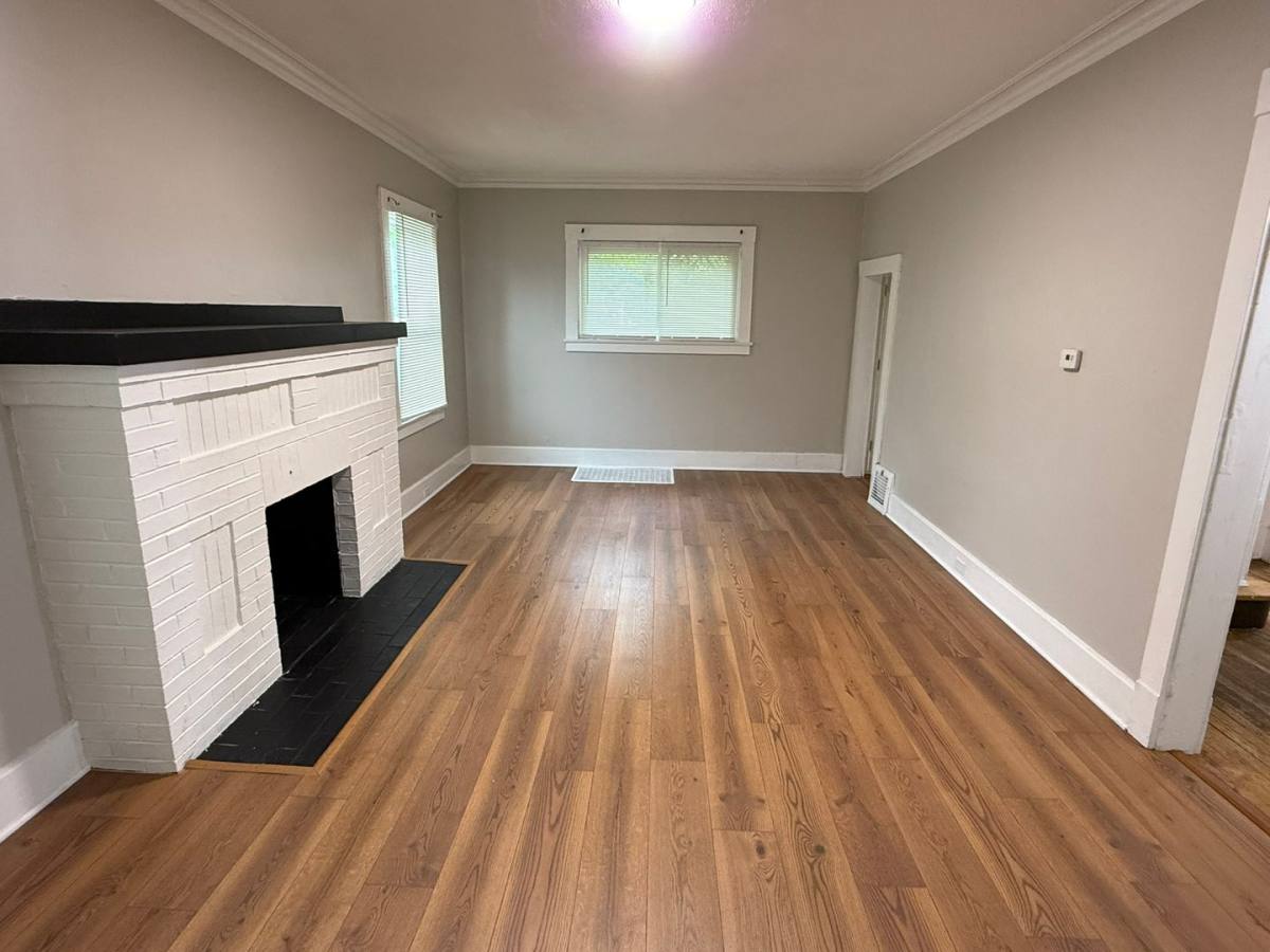 House for rent at 433 Norwood Ave, Youngstown, OH 44504