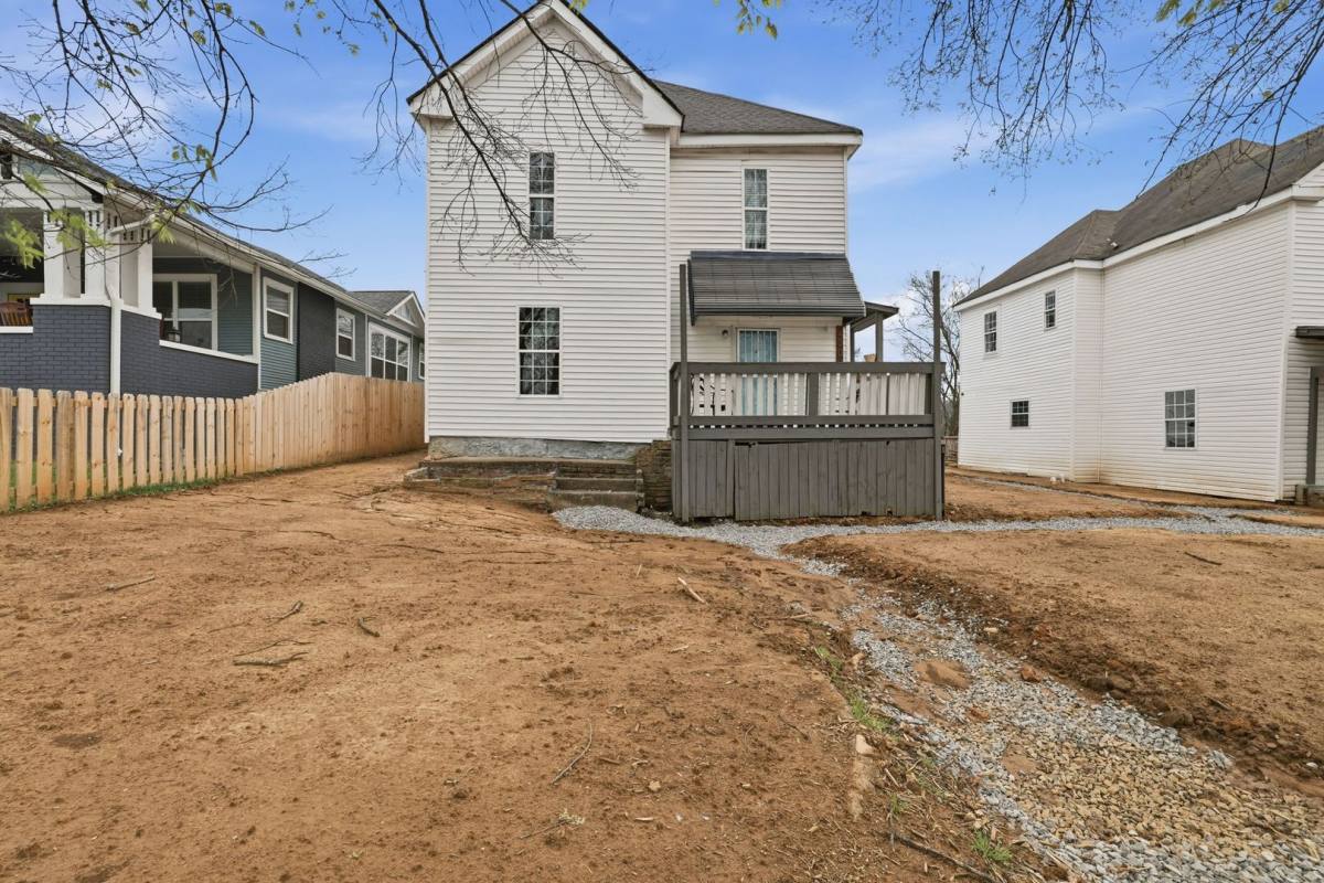 House for rent at 2009 McCallie Ave #A, Chattanooga, TN 37404