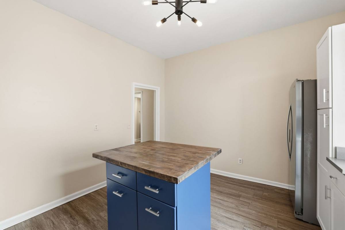 House for rent at 2009 McCallie Ave #A, Chattanooga, TN 37404