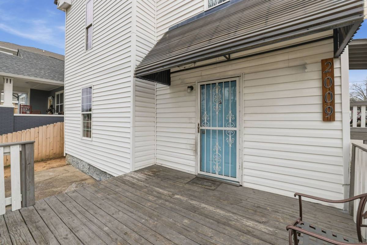 House for rent at 2009 McCallie Ave #A, Chattanooga, TN 37404