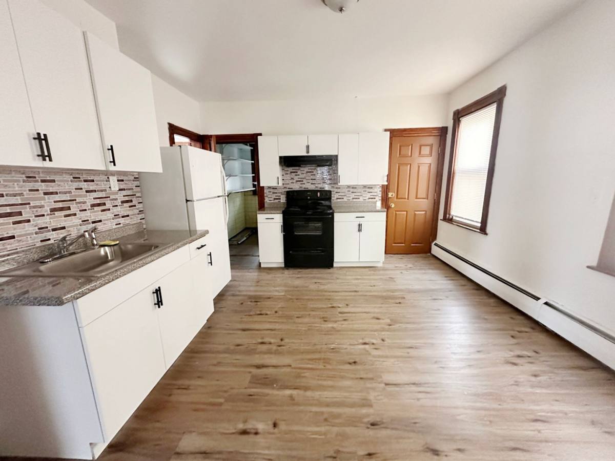 Apartment for rent at 218-222 Laurel St, Fitchburg, MA 01420