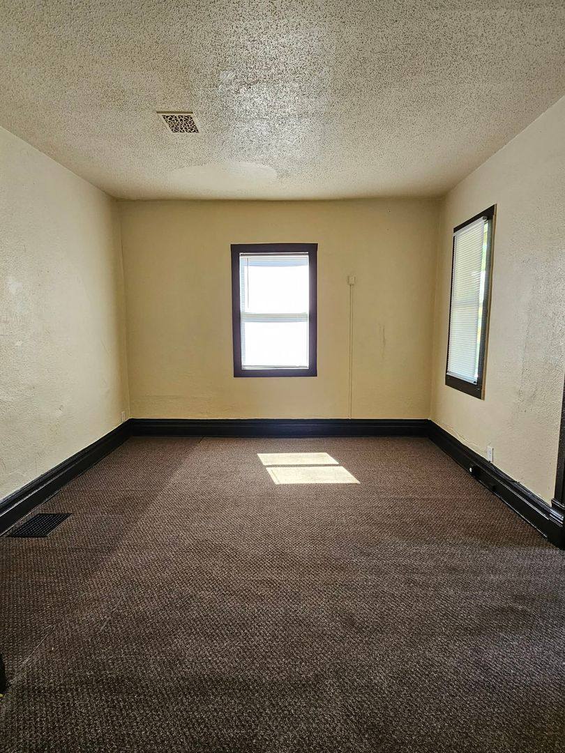 House for rent at 819 E Whitmer St, Decatur, IL 62521