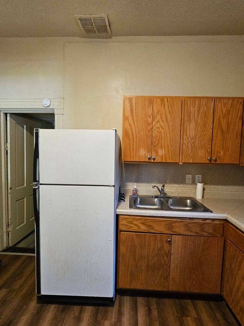 House for rent at 819 E Whitmer St, Decatur, IL 62521