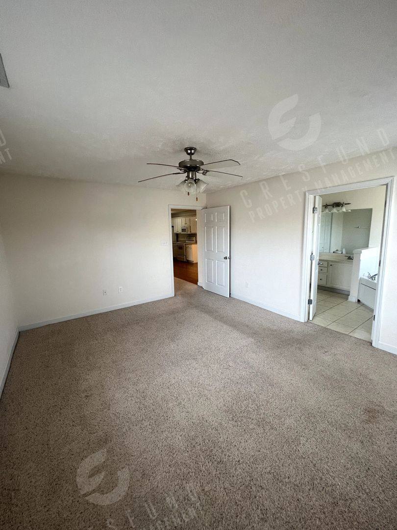 Condo for rent at 1811 Balmoral Dr, Fayetteville, NC 28304