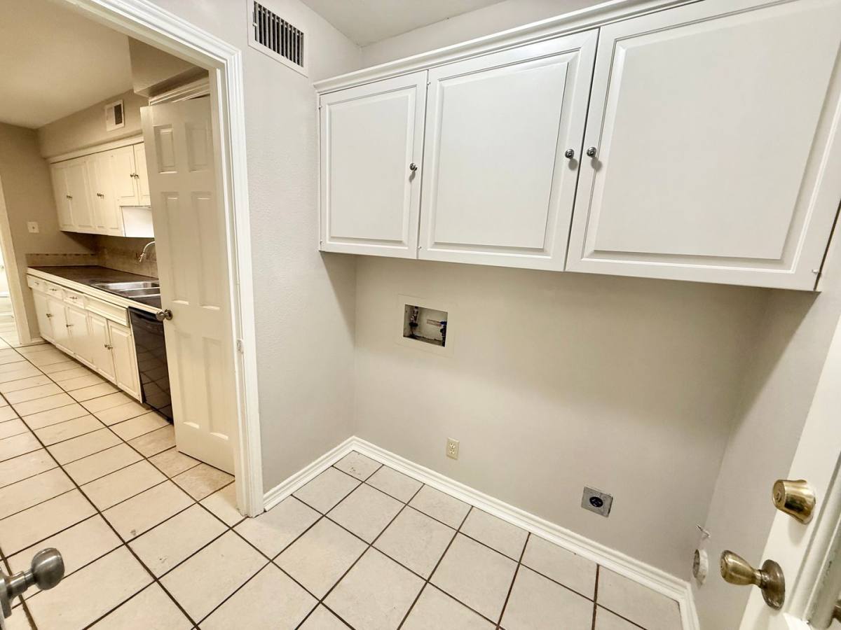 Townhouse for rent at 3711 Colony Park Dr, Tyler, TX 75701