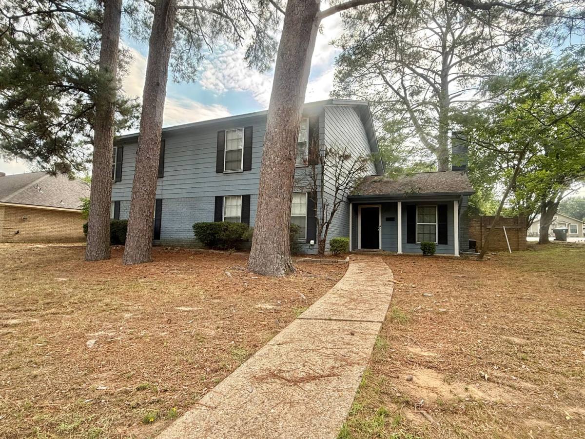 Townhouse for rent at 3711 Colony Park Dr, Tyler, TX 75701