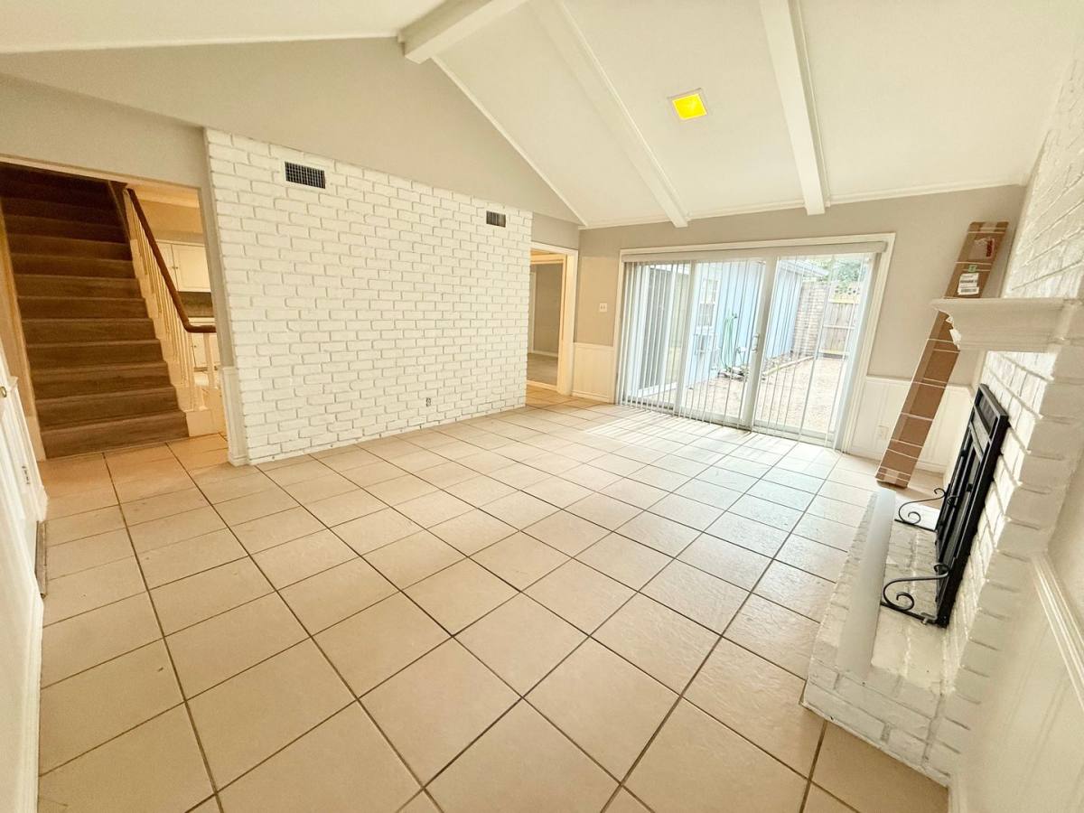 Townhouse for rent at 3711 Colony Park Dr, Tyler, TX 75701