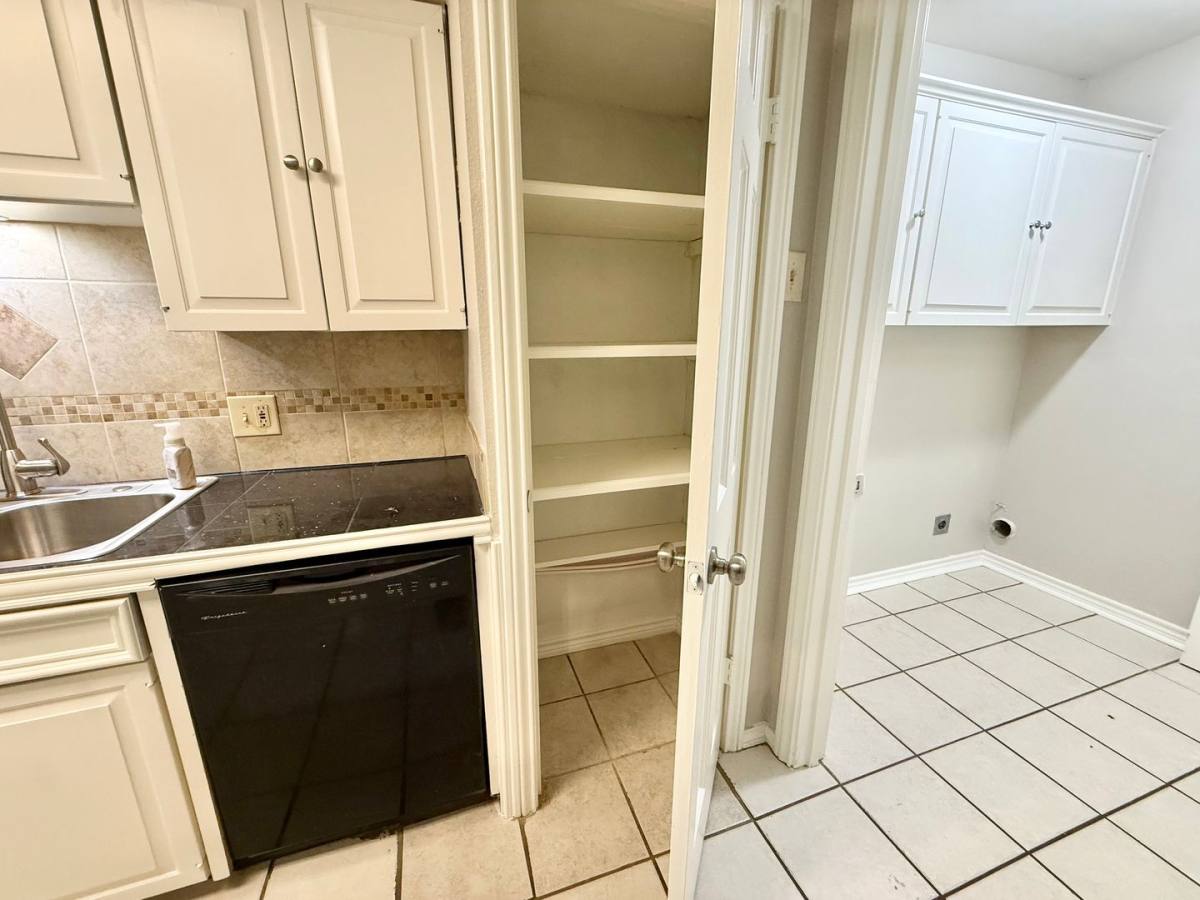 Townhouse for rent at 3711 Colony Park Dr, Tyler, TX 75701