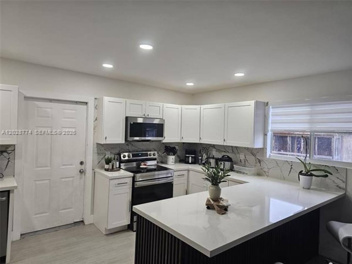 House for rent at 75 SW 18th Ave, Homestead, FL 33030