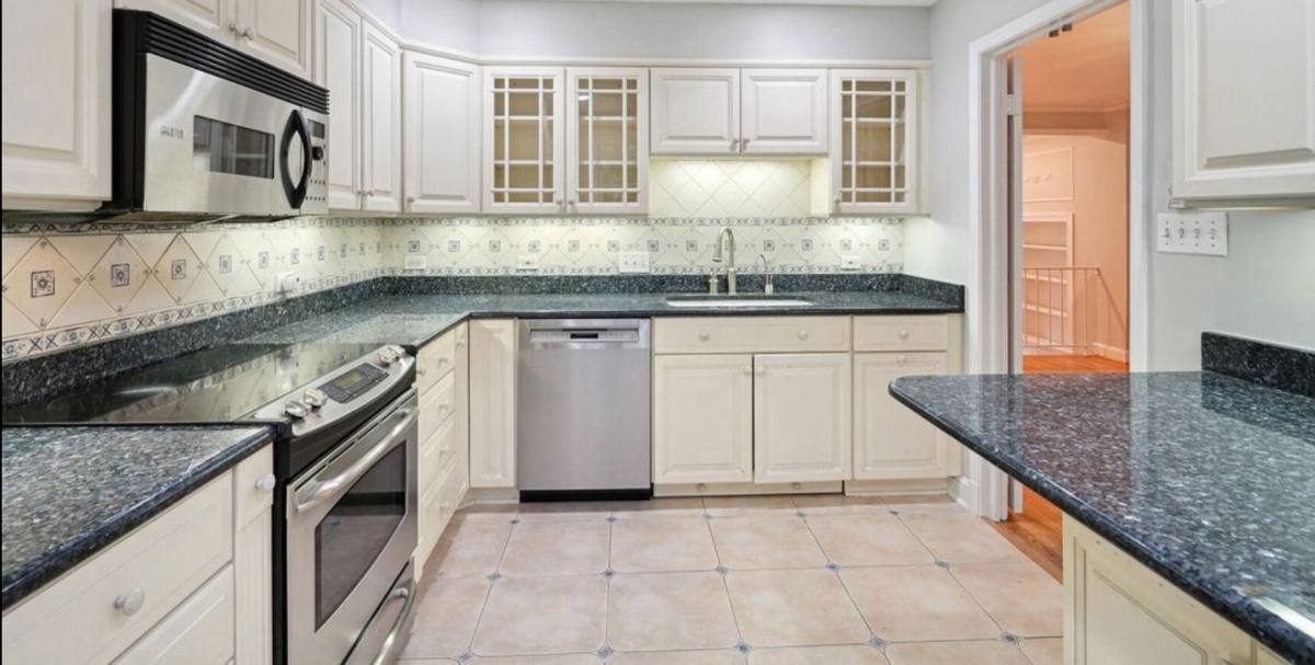 Townhouse for rent at 109 Princess St, Alexandria, VA 22314