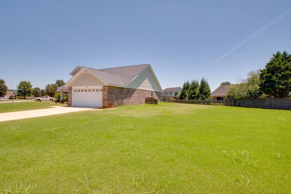 House for rent at 4808 Canterwood Dr, Owens Cross Roads, AL 35763