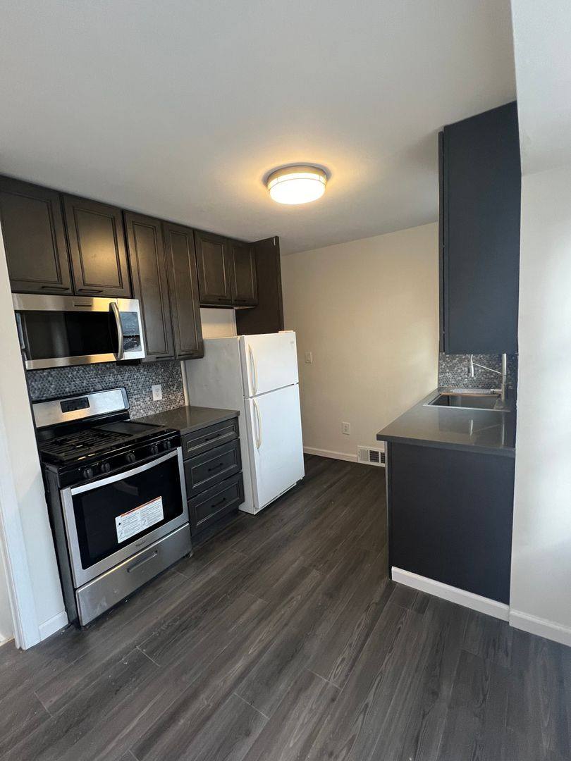 House for rent at 2816 N Main St, Royal Oak, MI 48073