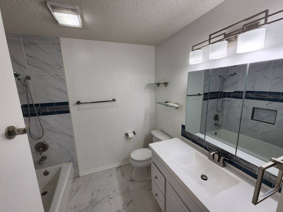 House for rent at 1904 Crescent Dr, Manhattan, KS 66503