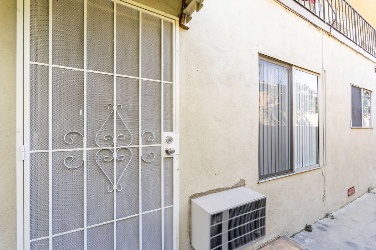 Apartment for rent at 1132 Rosedale Ave, Glendale, CA 91202