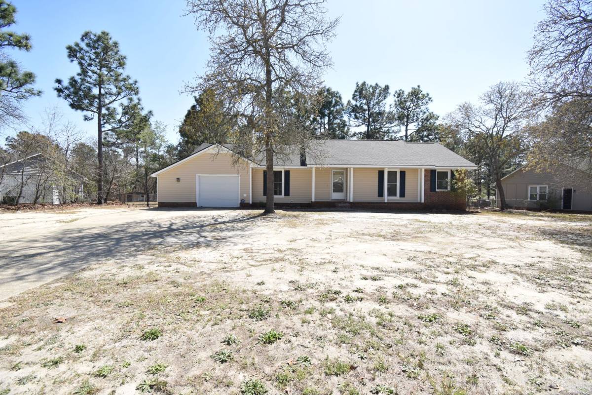 House for rent at 6901 Woodmark Dr, Fayetteville, NC 28314