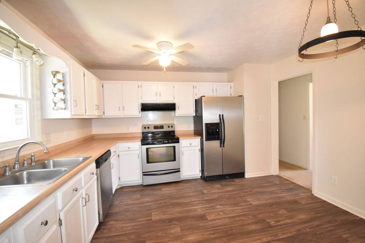 House for rent at 6901 Woodmark Dr, Fayetteville, NC 28314