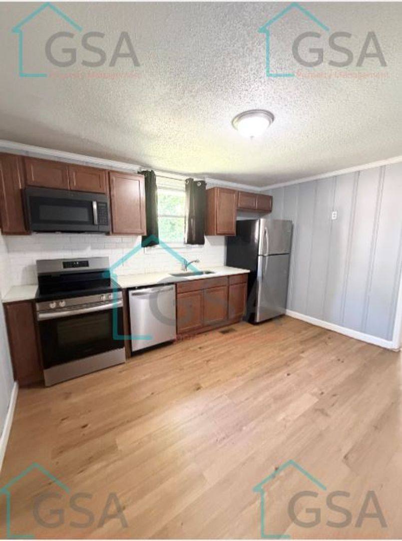 Apartment for rent at 4113 E N St, Greenville, SC 29615