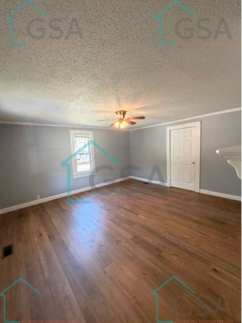 Apartment for rent at 4113 E N St, Greenville, SC 29615