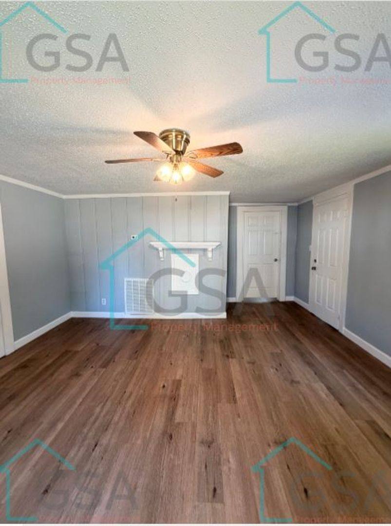 Apartment for rent at 4113 E N St, Greenville, SC 29615