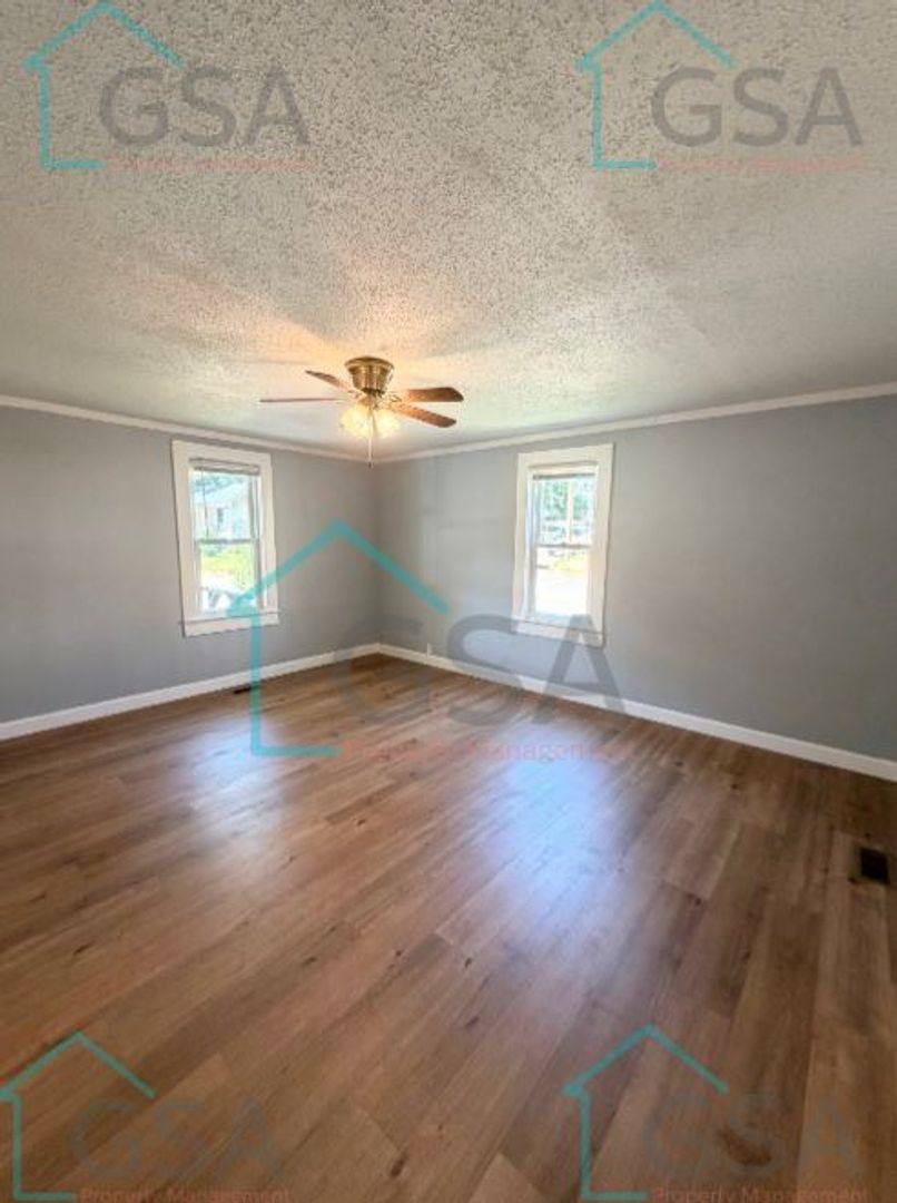 Apartment for rent at 4113 E N St, Greenville, SC 29615