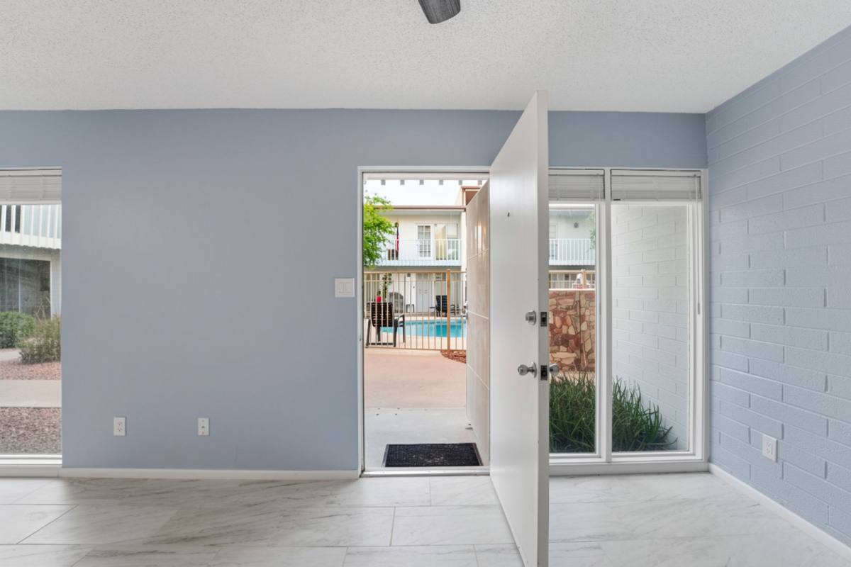 Townhouse for rent at 1734 W Tuckey Lane, Phoenix, AZ 85015