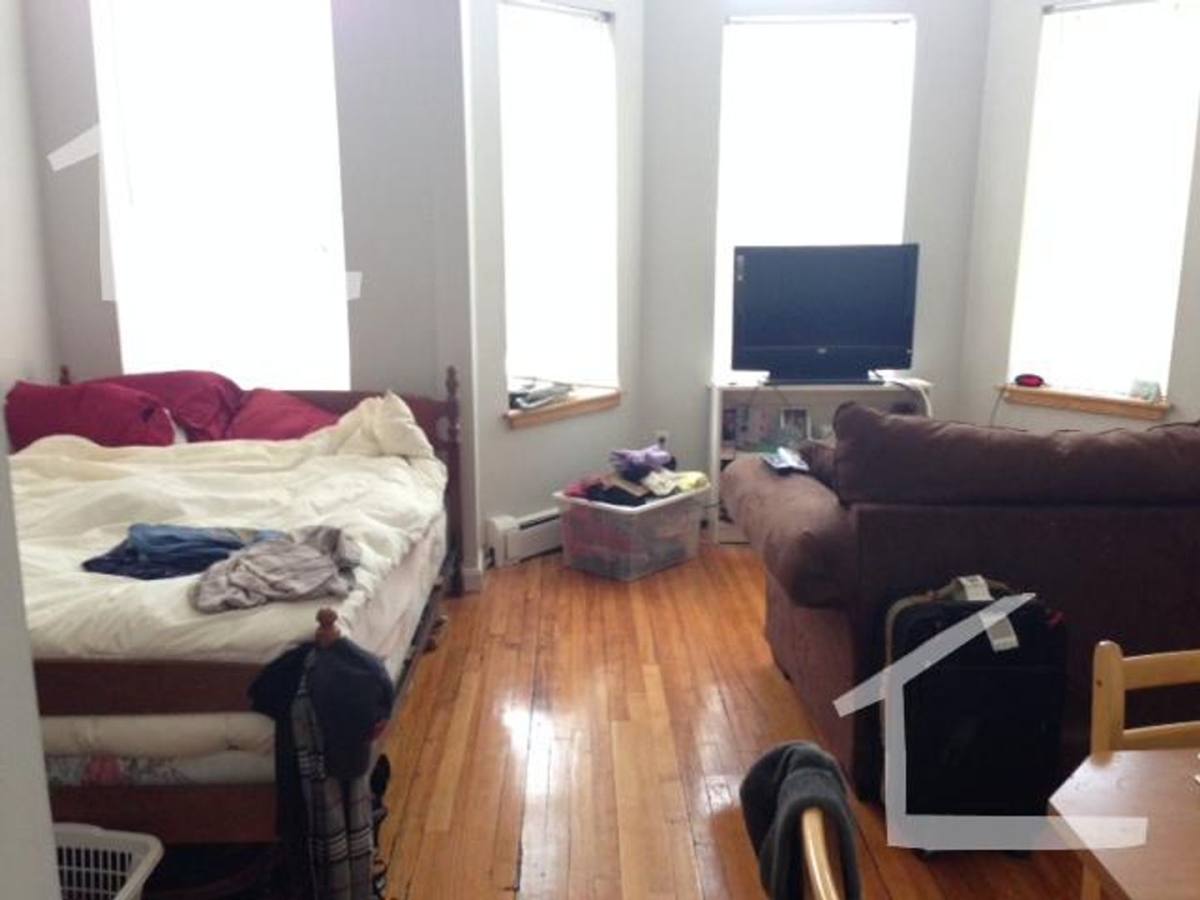 House for rent at 206 Cehstnut Hill, Brighton, MA 02135
