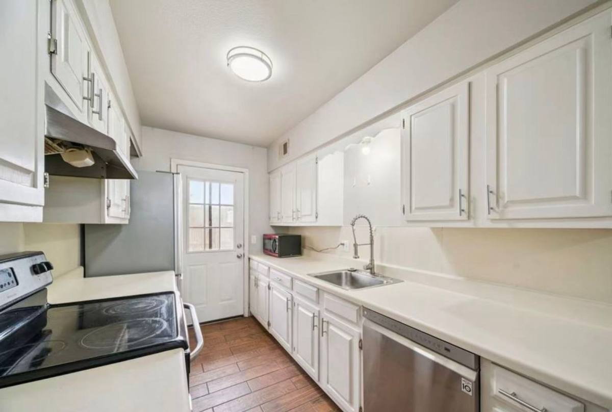 Condo for rent at 4614 E 68th St, Tulsa, OK 74136