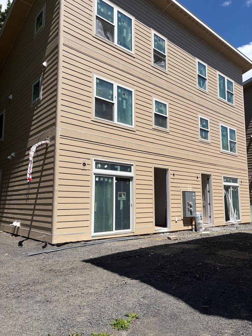 Apartment for rent at 420 S Almon St, Moscow, ID 83843