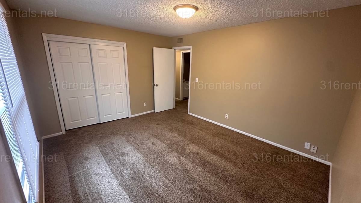 Apartment for rent at 6716 W Par Lane #4, Wichita, KS 67212