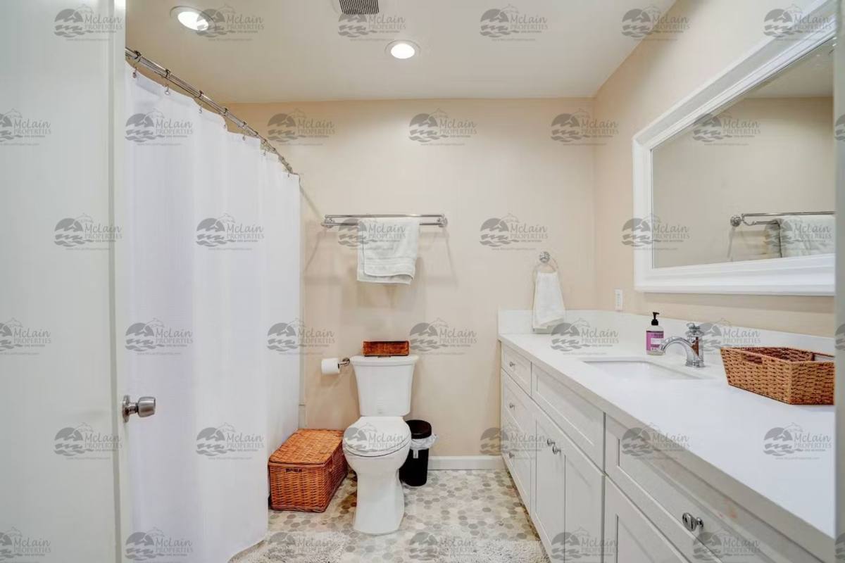 Apartment for rent at 752 3rd St, Encinitas, CA 92024